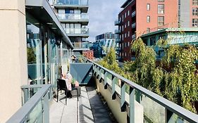 Charming Duplex In Grand Canal